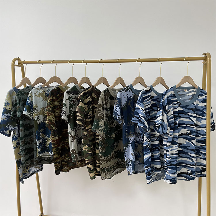 Gebruikt camouflage-T-shirt