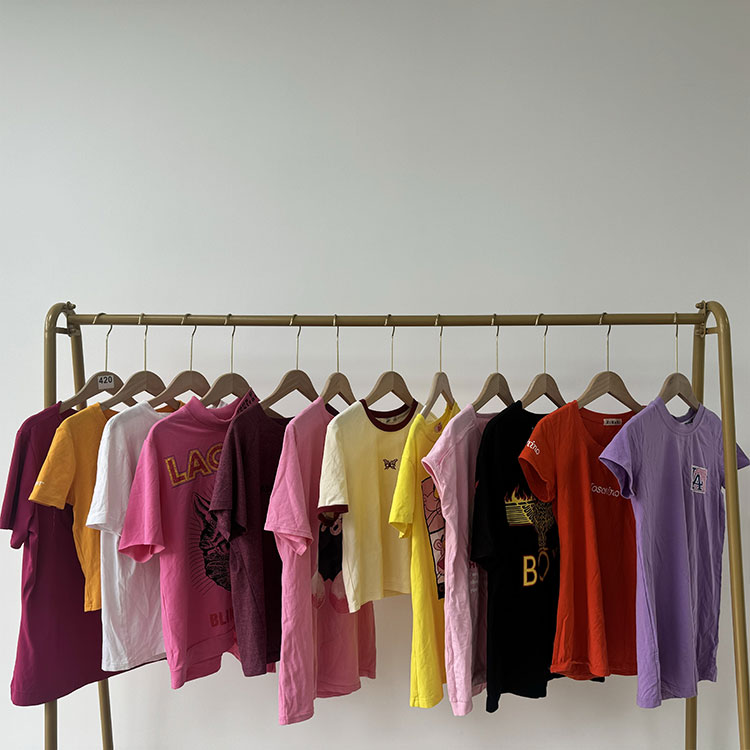 Gebruikt dames T-shirt met korte mouwen